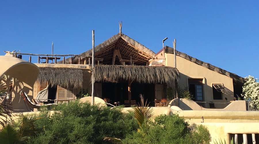 Bakuba Lodge - la maison principale - vue depuis le jardin.