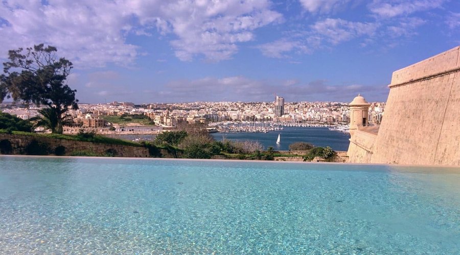 Outdoor infinity pool