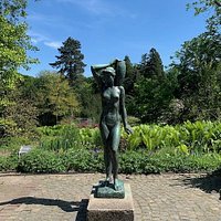 Estátua na entrada para o Krauter- und Heilpflanzengarten