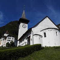 the church of Wimmis, nest to the castle (in the back)