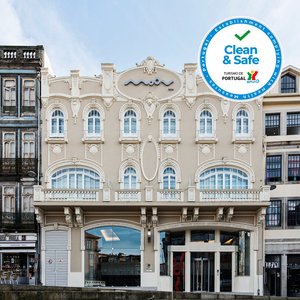 Moov Hotel Porto Centro in Porto, image may contain: City, Hotel, Condo, Urban