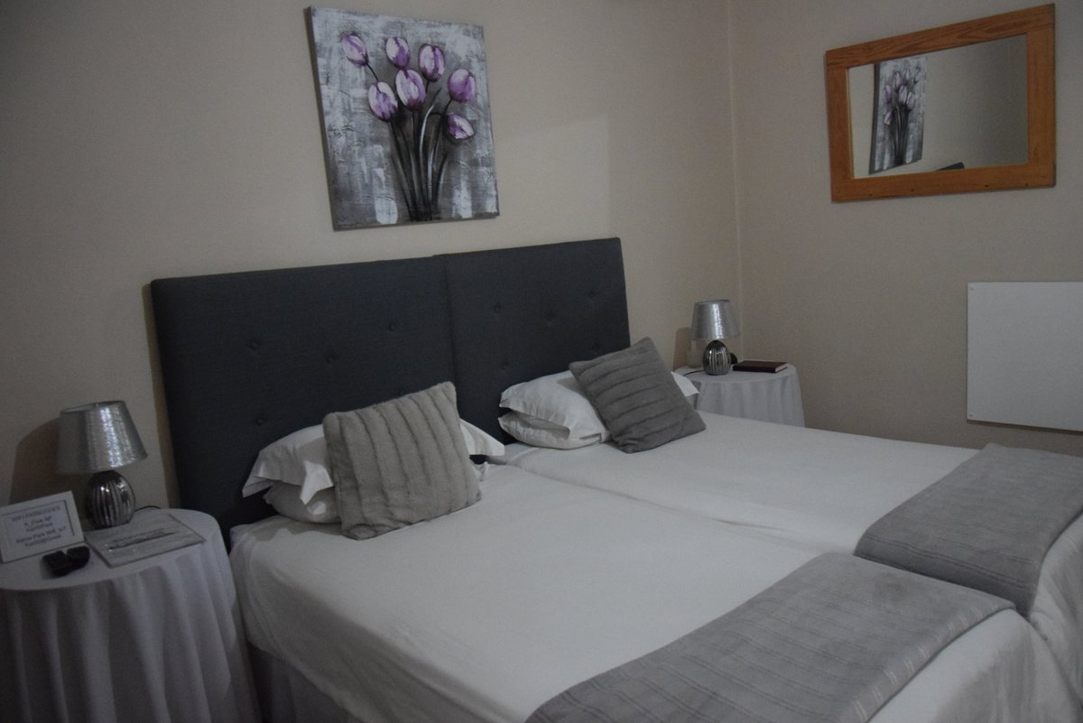 KAROOPARK GUEST HOUSE $53 ($̶7̶1̶) - Updated 2022 Prices & Reviews ...