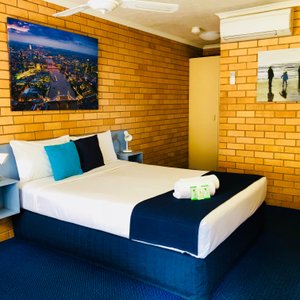 Standard Queen Room with Disability Access
This room is wheelchair accessible, has a raised toilet, shower rails and disable shower chair.