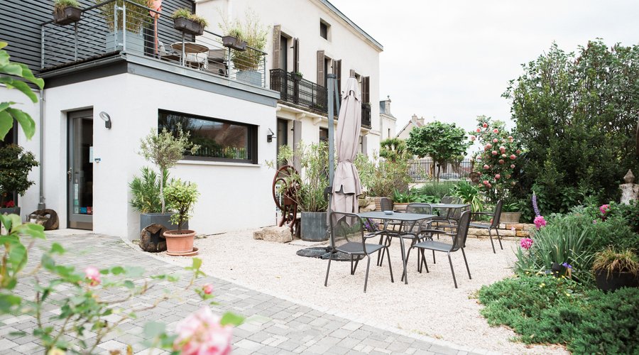 Jardin, terrasse, bâtiment principale