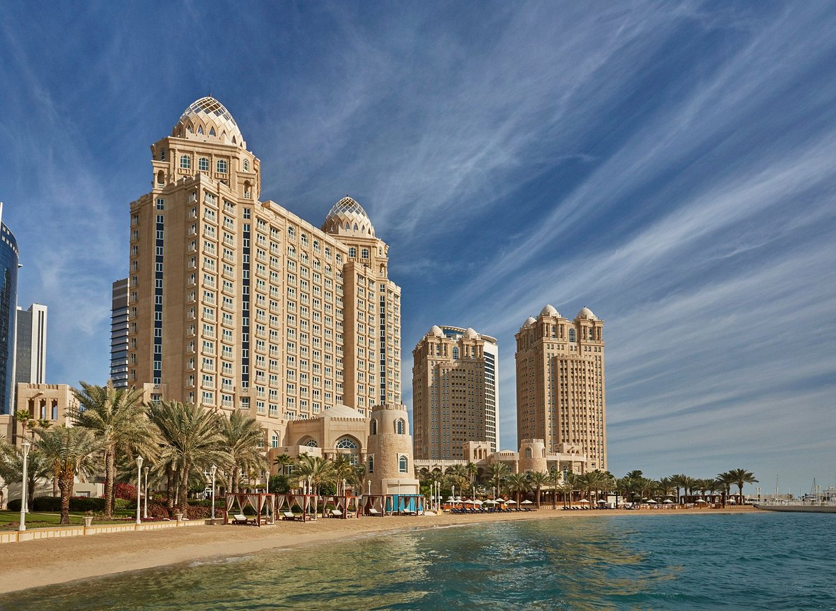 فندق فور سيزونز الدوحة، فندق في الدوحة