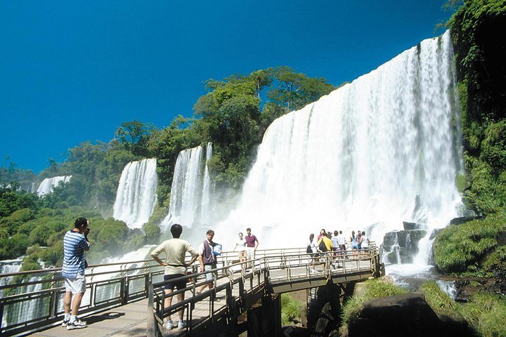 Iguazú Argentine Falls Mit Jungle Walk Und Boot Zur Verfügung Gestellt ...