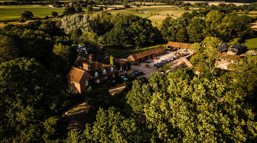 Set in the heart of the Norfolk Countryside. Walks, river and wildlife on the doorstep.