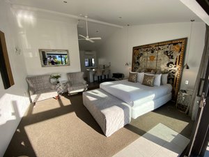 Room & Suite