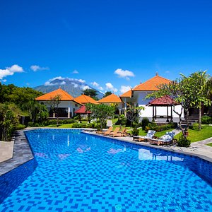 Luxury Pool at Luxury Cottages