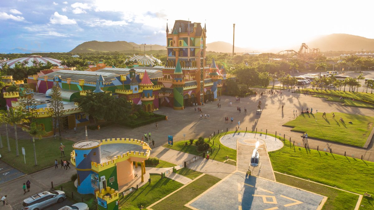 Big Tower Beto Carrero World Santa Catarina, Brazil Stock Photo by  ©brunomartins246 299112762