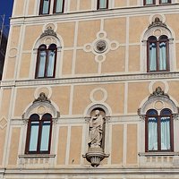 La statua del palazzo
