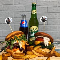 Nasze burgery z frytami od rolnika