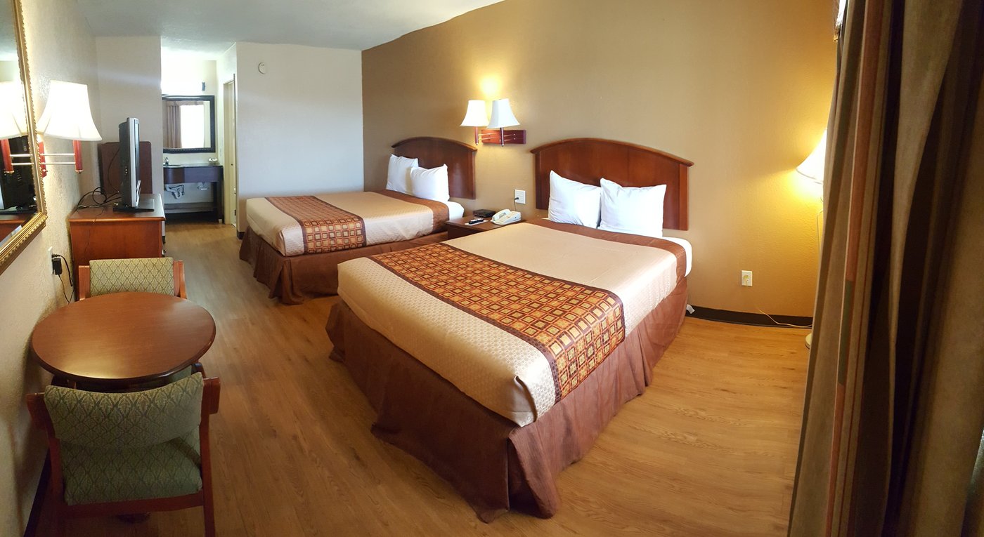 Regency Inn - Prices & Hotel Reviews (gladewater, Tx)