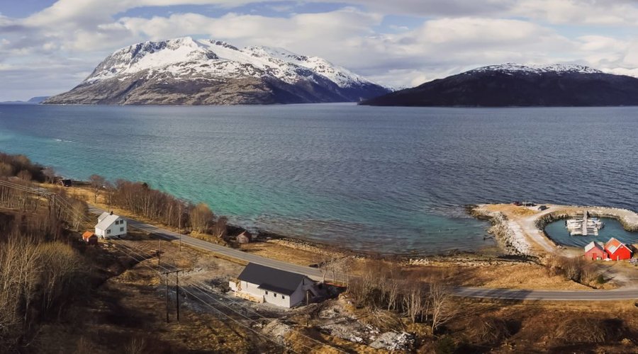 Overview of the area.  Guest house in the middle.  Marina to the right