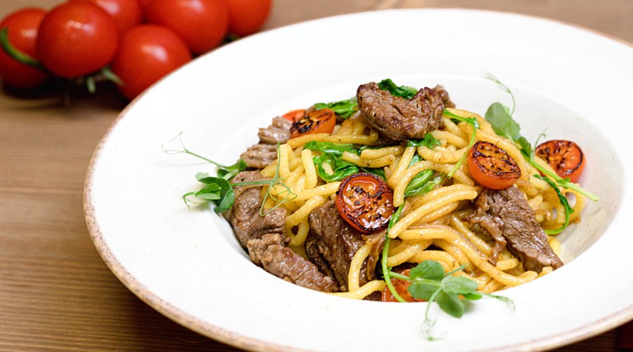 Tradiční gastronomie v moderním podání. Lokální i regionální produkty, místní dodavatelé.