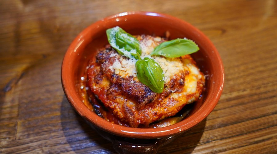 La nostra parmigiana di melanzane 