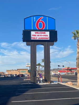 MOTEL 6 BULLHEAD CITY, AZ: opiniones, comparación de precios y fotos