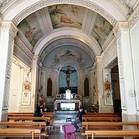 L'interno della Chiesa, a una sola navata.