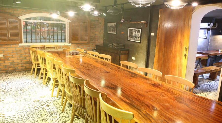 dining 4