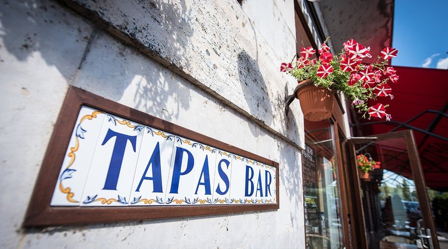 Tapas bar Budapest
Spanish food, Spanish mood
Spanyol életérzés és spanyol konyha Budapesten
