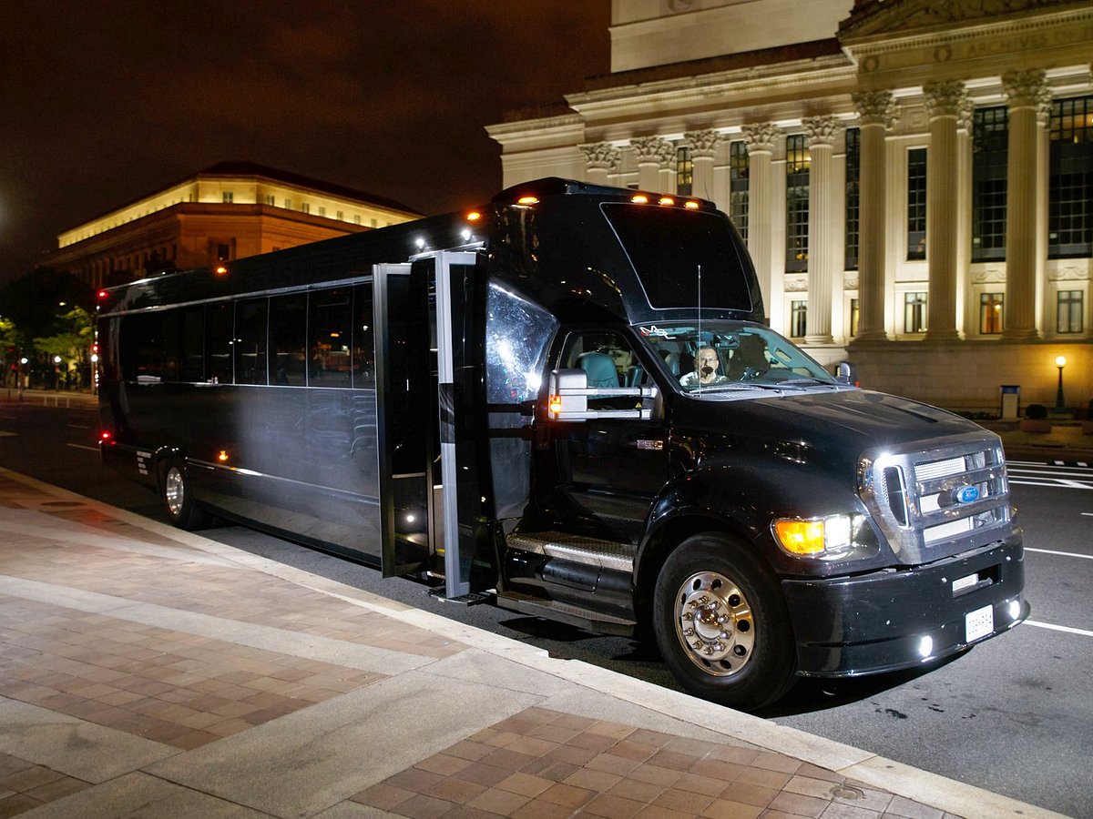 5 Things to Consider Before Choosing a Guided Washington DC Bus Tour