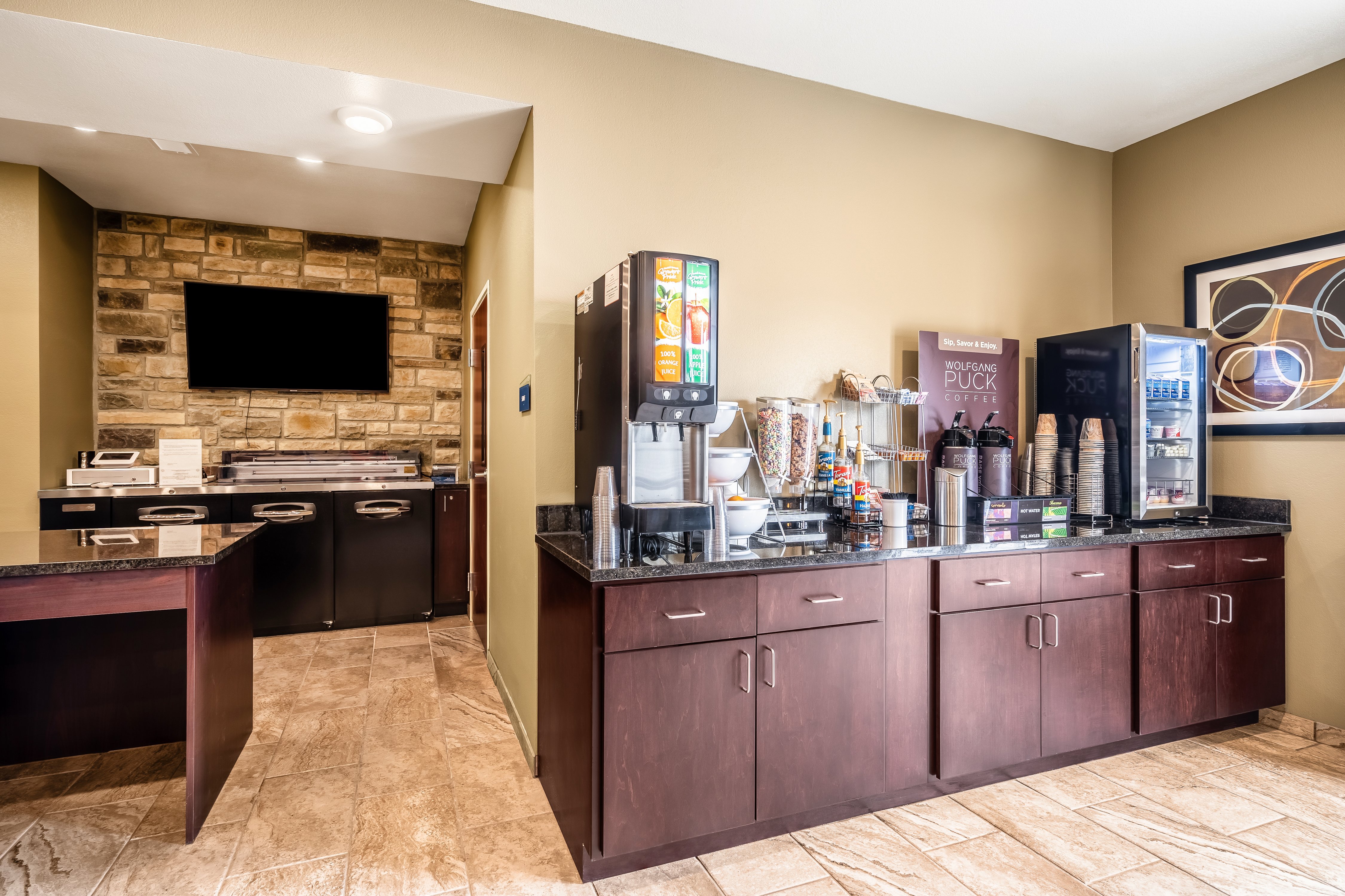 COBBLESTONE HOTEL & SUITES - URBANA - Updated 2024 Prices & Reviews (Ohio)