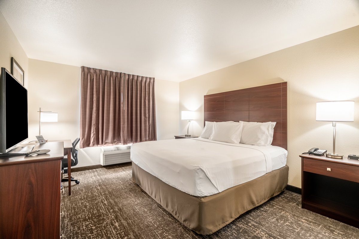 COBBLESTONE INN & SUITES - HOLDREGE $89 ($̶1̶1̶0̶) - Updated 2022 ...