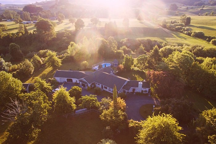 Somersal Bed & Breakfast / Wedding Venue Somersal Bed & Breakfast / Wedding Venue