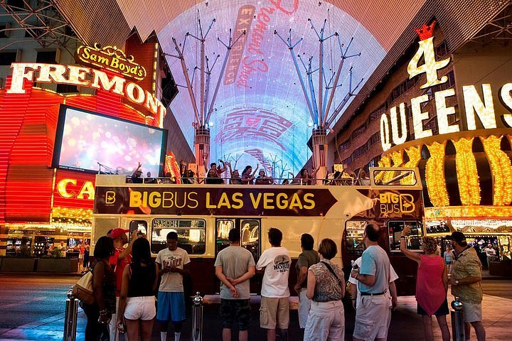 Las Vegas Night Tour of the Strip by Luxury Coach