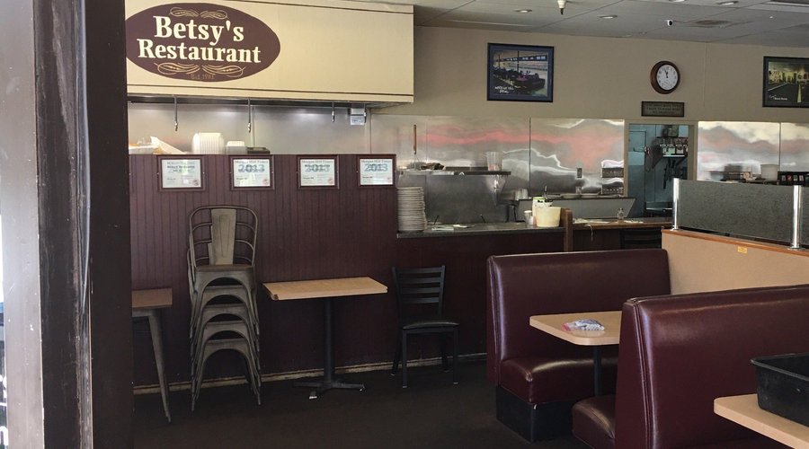 Betsy's Restaurant & Lounge