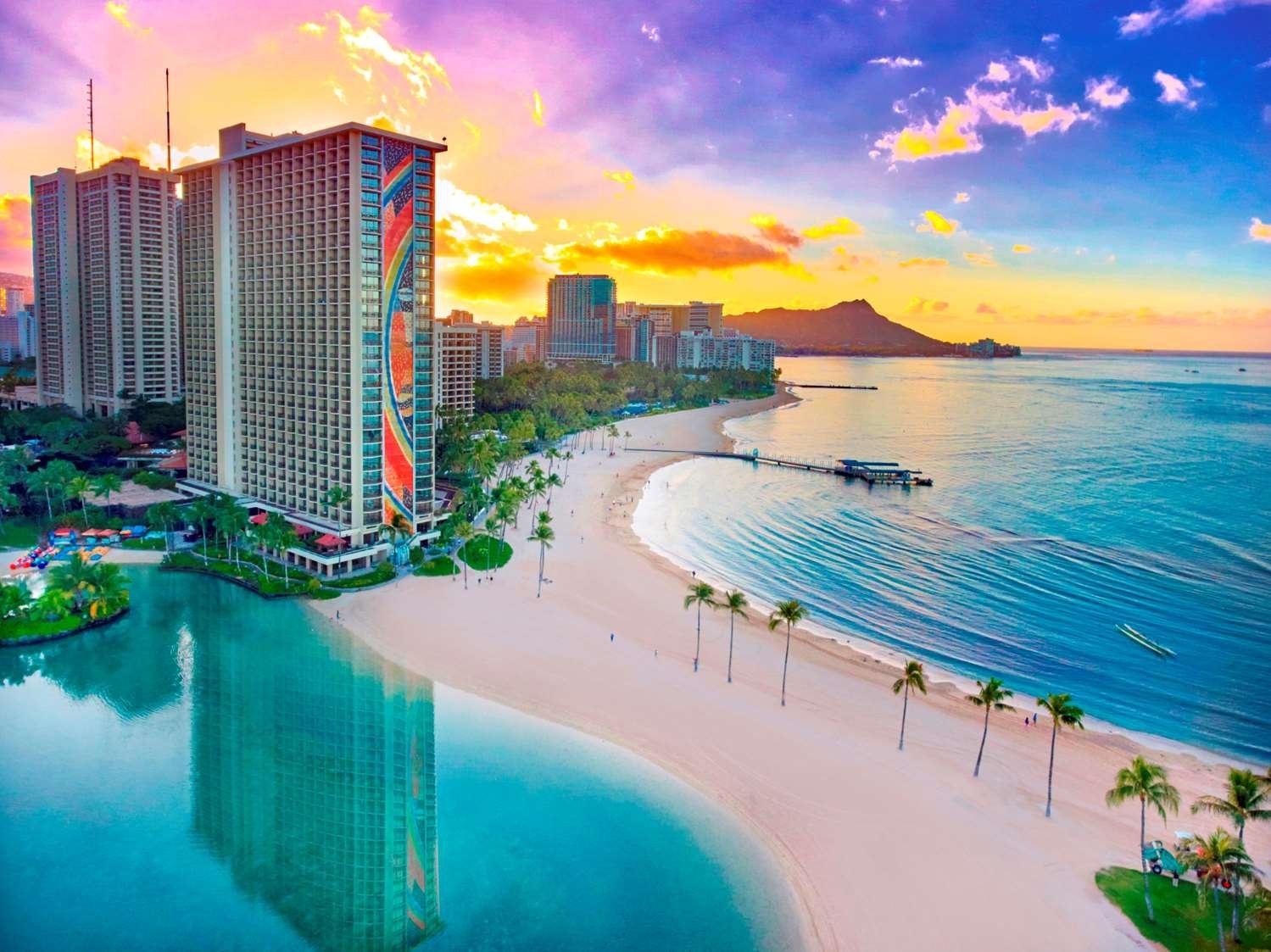 HILTON HAWAIIAN VILLAGE WAIKIKI BEACH RESORT Desde $205.543 (Honolulu ...