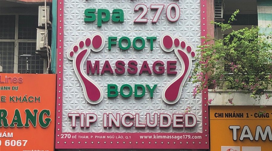 Chương trình giảm giá siêu hot tháng 6 của KIM SPA tại tất cả các chi nhánh 🆘🆘🆘  Giảm từ 20-30% tất cả các dịch vụ như cơ bản như :   - Foot massage  - Body massage  - Body full oil   ⛔️ Chúng tôi phục vụ 24/24 và tất cả các ngày trong tuần tại các chi nhánh sau đây :  Chi nhánh 1 : 270 đề thám, phường Phạm Ngũ Lão, Quận 1   Chi nhánh 2 : 179 Phạm Ngũ Lão, phường Phạm Ngũ Lão, Quận 1    ❌ Hotline : 0901 636 686                      0938 851 638  Rất hân hạnh được phục vụ quý khách ♥️