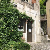 Le Botteghe al Piano Terra ....
