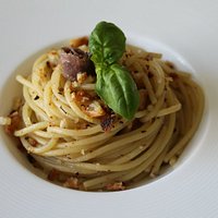 Spaghettone alla "Gennaro"....
Un piatto molto antico della cucina napoletana, ed anche uno dei preferiti dal grande Totò...