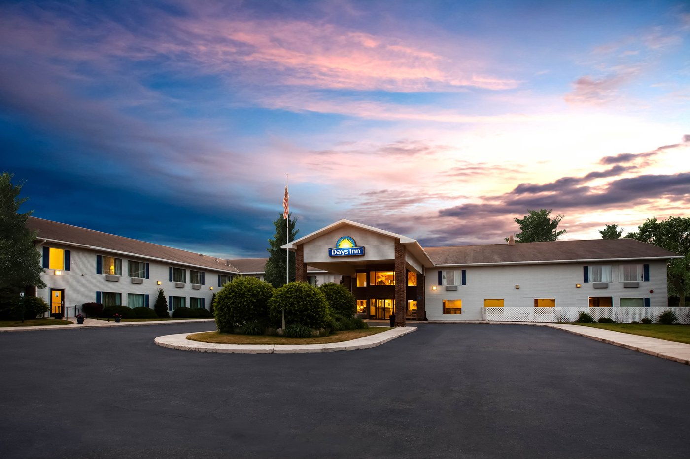 DAYS INN BY WYNDHAM CADILLAC $196 ($̶2̶1̶0̶) - Updated 2024 Prices ...