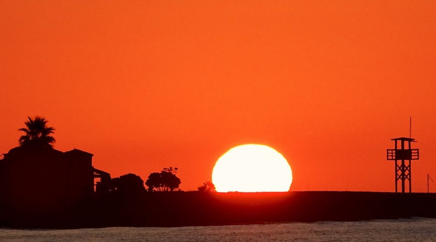 Amanecer en el paraiso