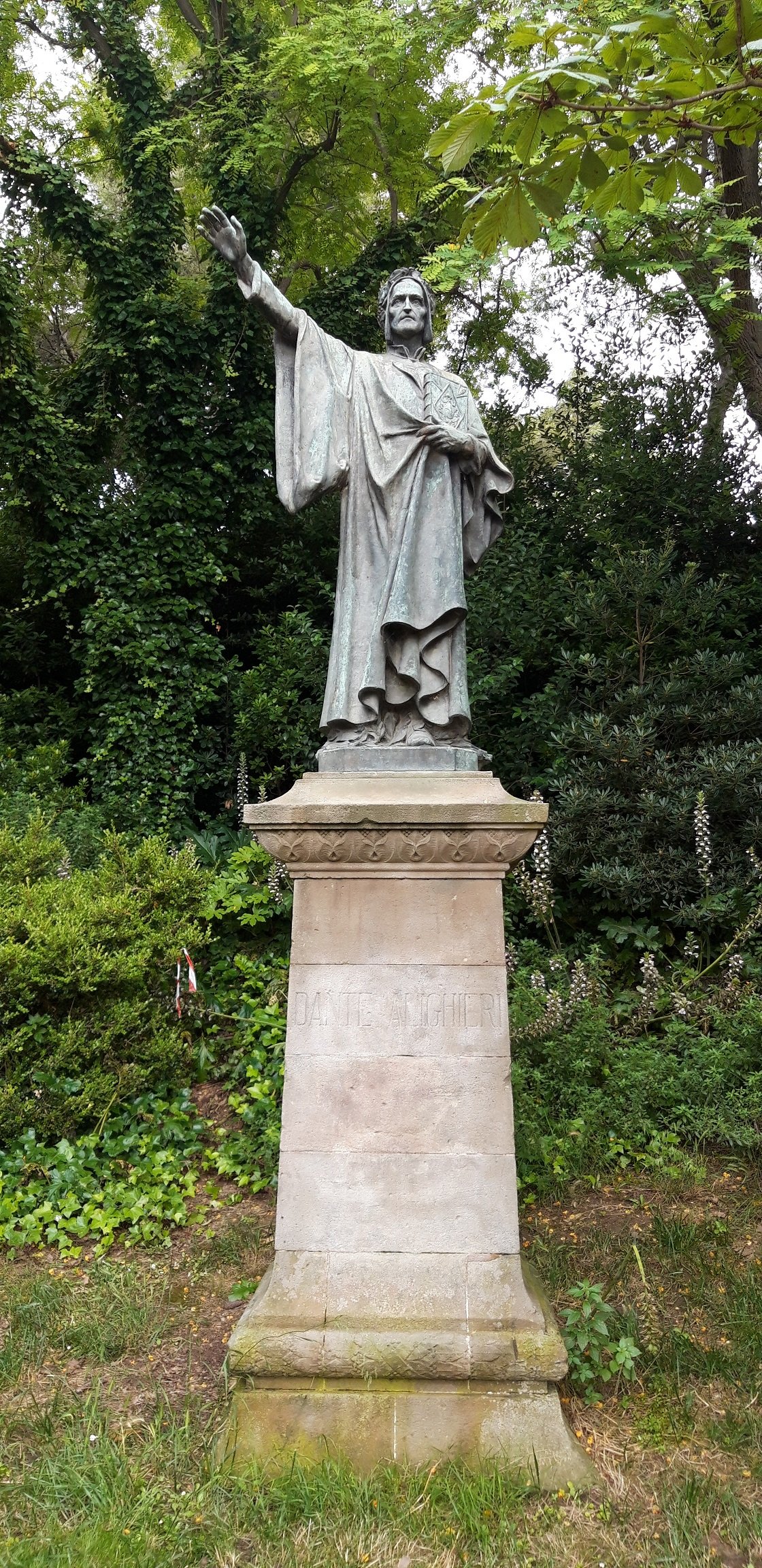 ESTATUA DE DANTE ALIGHIERI Barcelona Qu SABER antes de ir