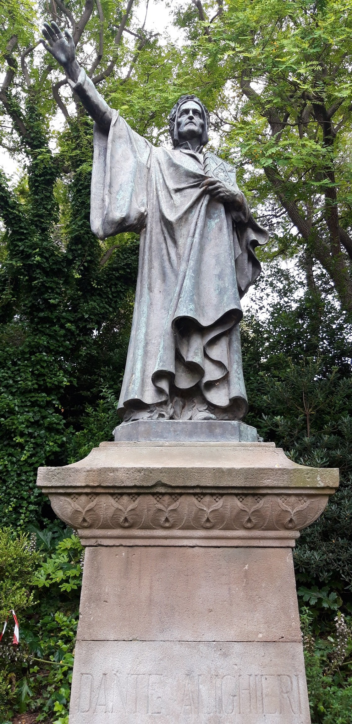 ESTATUA DE DANTE ALIGHIERI Barcelone Ce qu il faut savoir pour