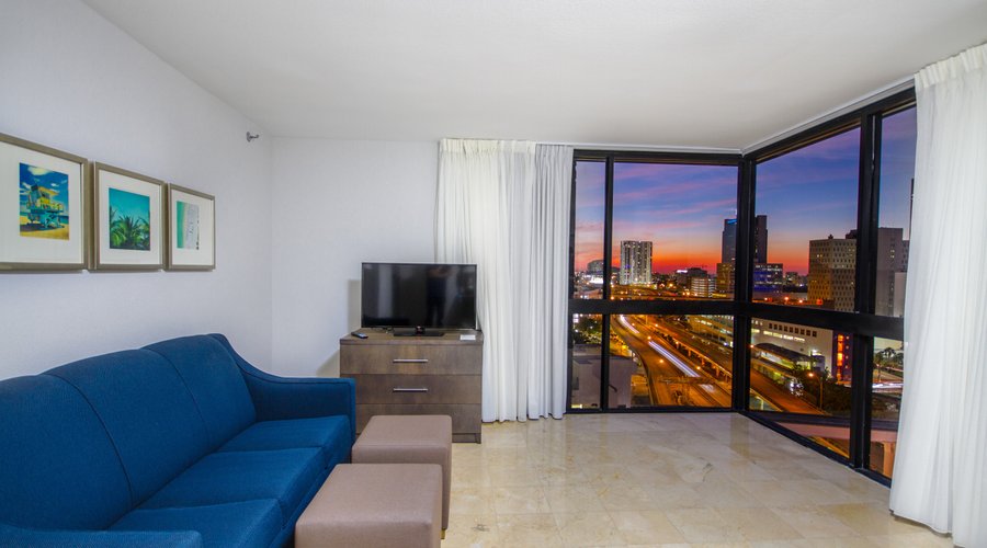 Double queen corner suite
