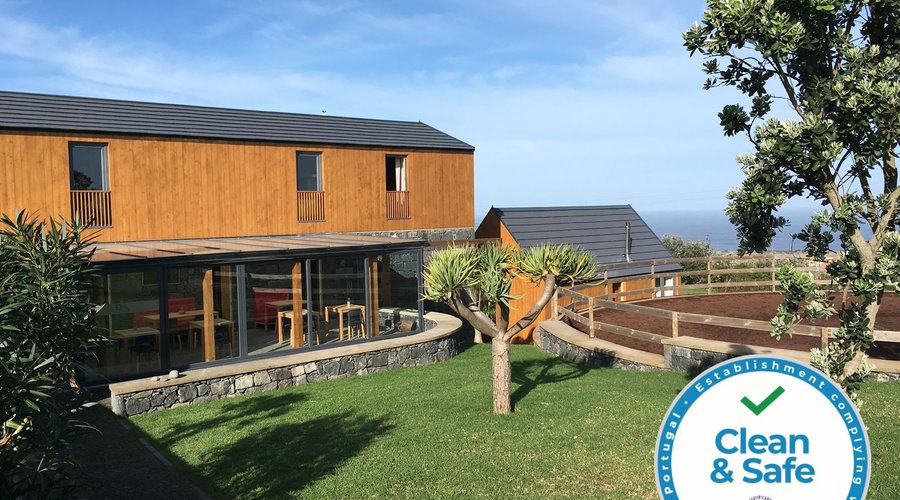 PÁTIO Lodge rewarded with the seal of "Clean & Safe" of the Azores Government