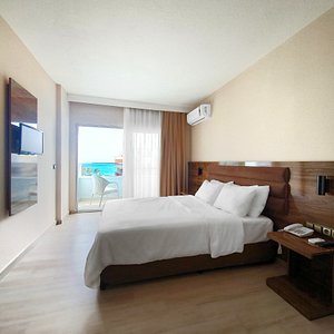 Spacious Standard Room with Modern Design. Balcony with Sea View. Whole Room Layout.
