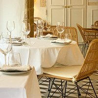breakfast, lunch or dinner in style