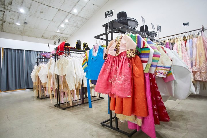 Hanbok shop top