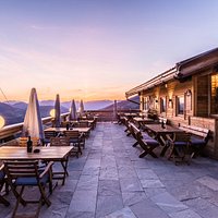 Terrasse im Sommer mit Panoramablick