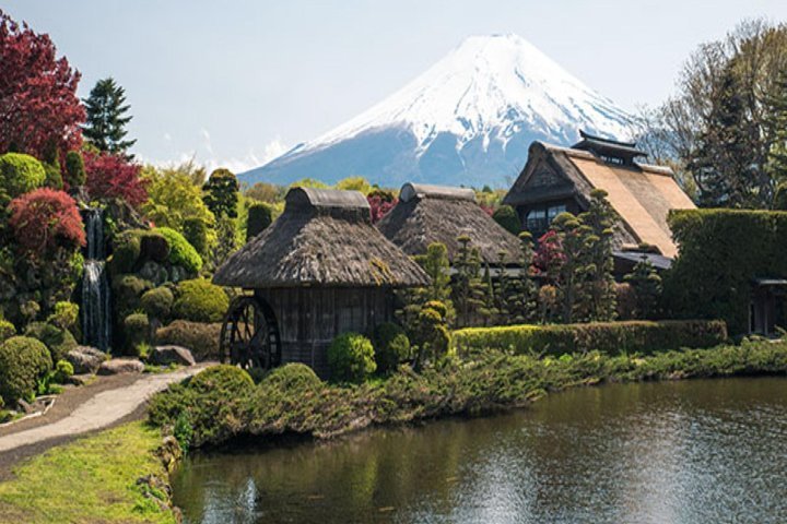 2023 Oshino Hakkai and shopping at Gotemba Premium Outlet Afternoon tour