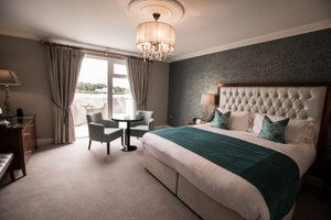 Room & Suite