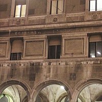 Particolari sopra il portico