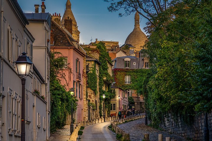 2024 Paris Montmartre Secret Stories Of Paris Self Guided Audio Tour   Caption 