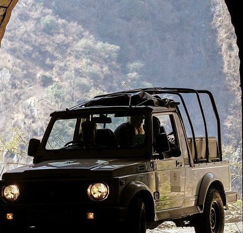 palampur tourist vehicle