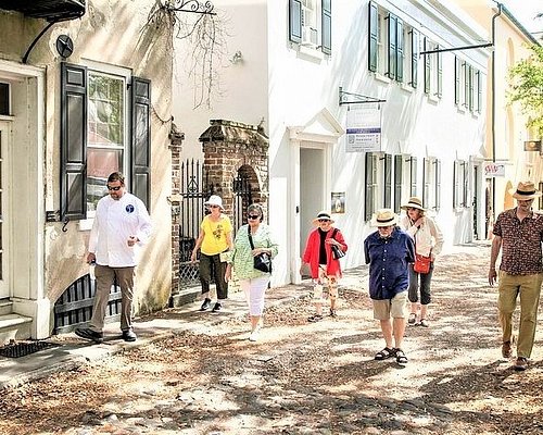 Undiscovered Charleston: Half Day Food, Wine & History Tour with Cooking Class